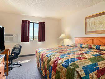 Super 8 By Wyndham Bozeman Hotel Exterior photo